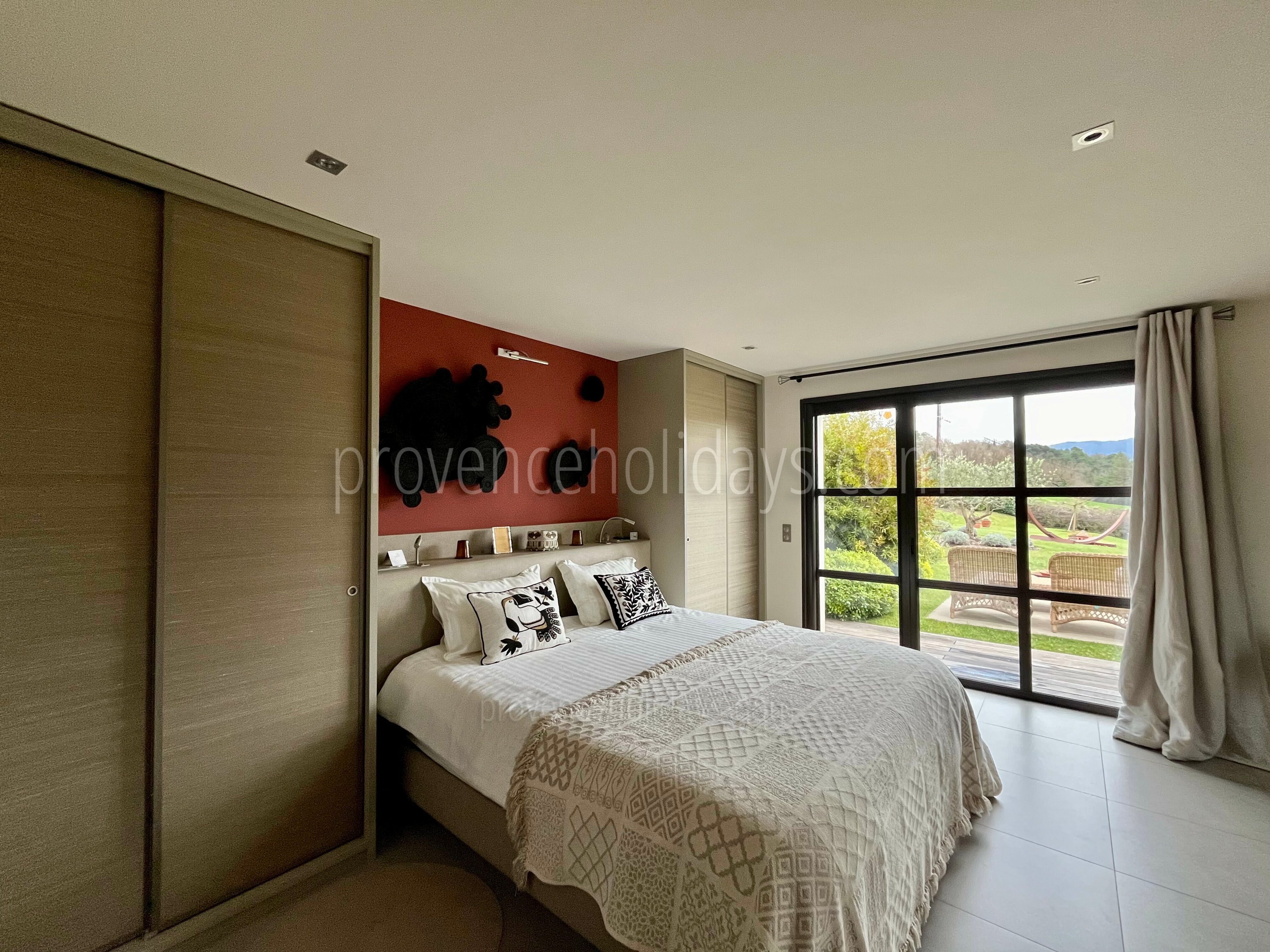 46 - Le Mas du Vallon: Villa: Bedroom
