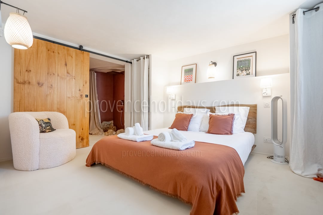 23 - Mas de la Rouquette: Villa: Bedroom