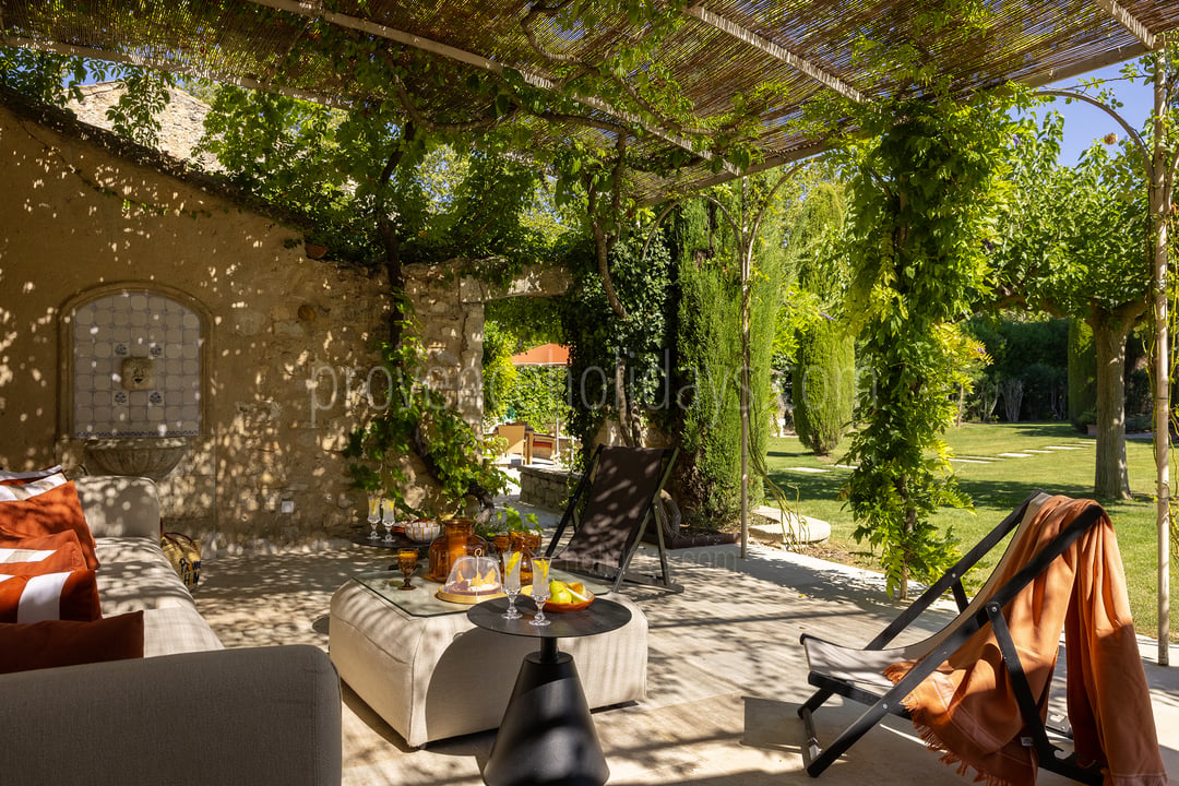 11 - Le Mas des Magnans: Villa: Exterior