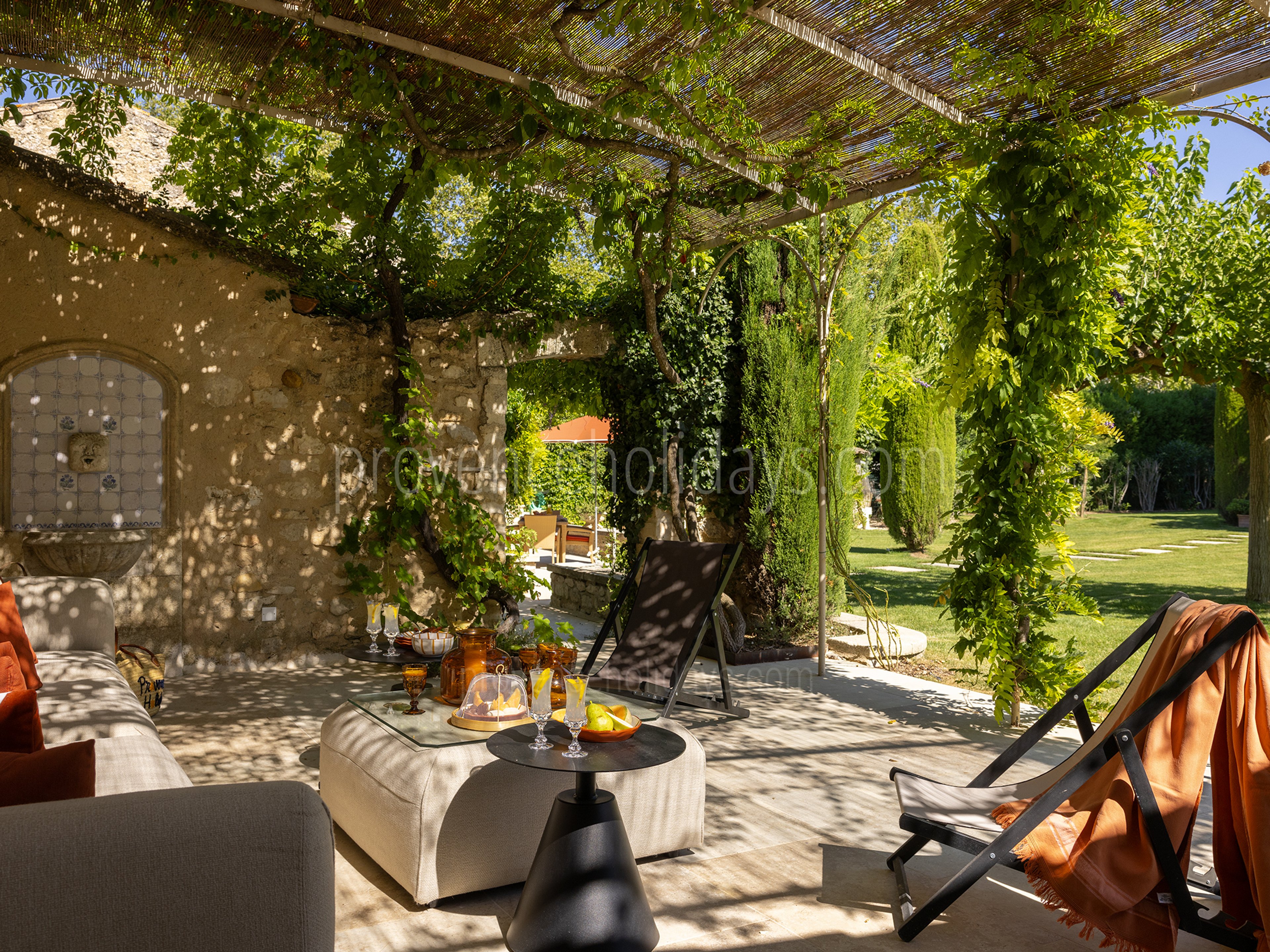 11 - Le Mas des Magnans: Villa: Exterior