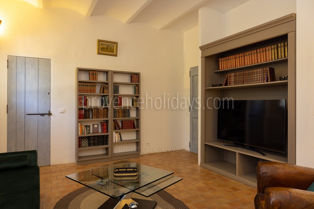 29 - Petite Bastide de Goult: Villa: Interior