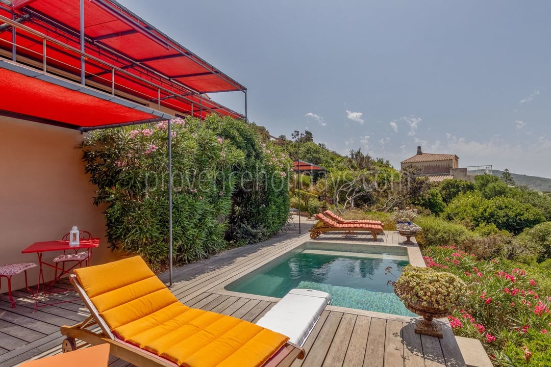 25 - Intieme villa in Hyères: Villa: Pool