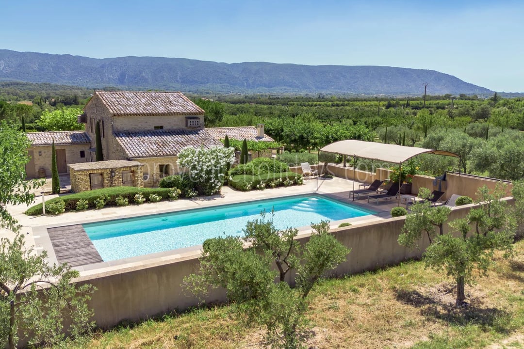 8 - Mas 1850 in Gordes: Villa: Pool