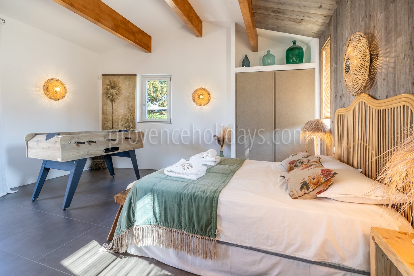 13 - Le Mas du Vallon: Villa: Bedroom