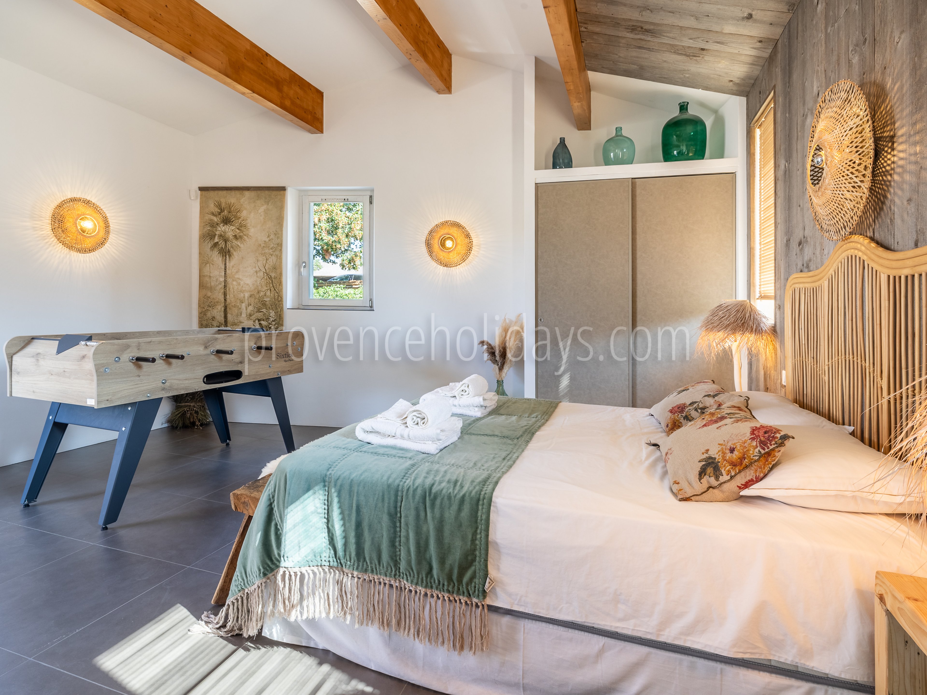 13 - Le Mas du Vallon: Villa: Bedroom