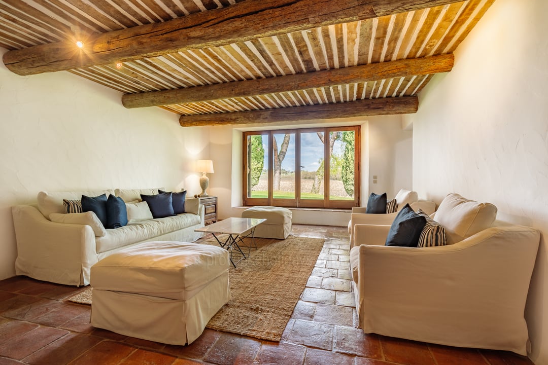 20 - Bastide de Luberon: Villa: Interior