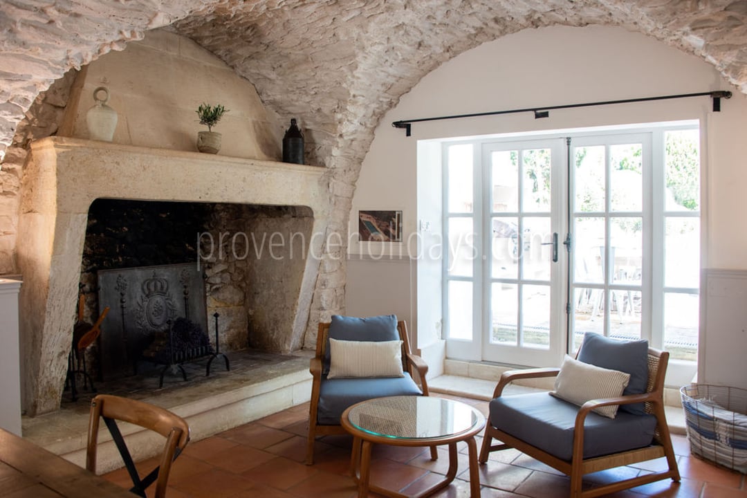 17 - Mas Mouriès: Villa: Interior