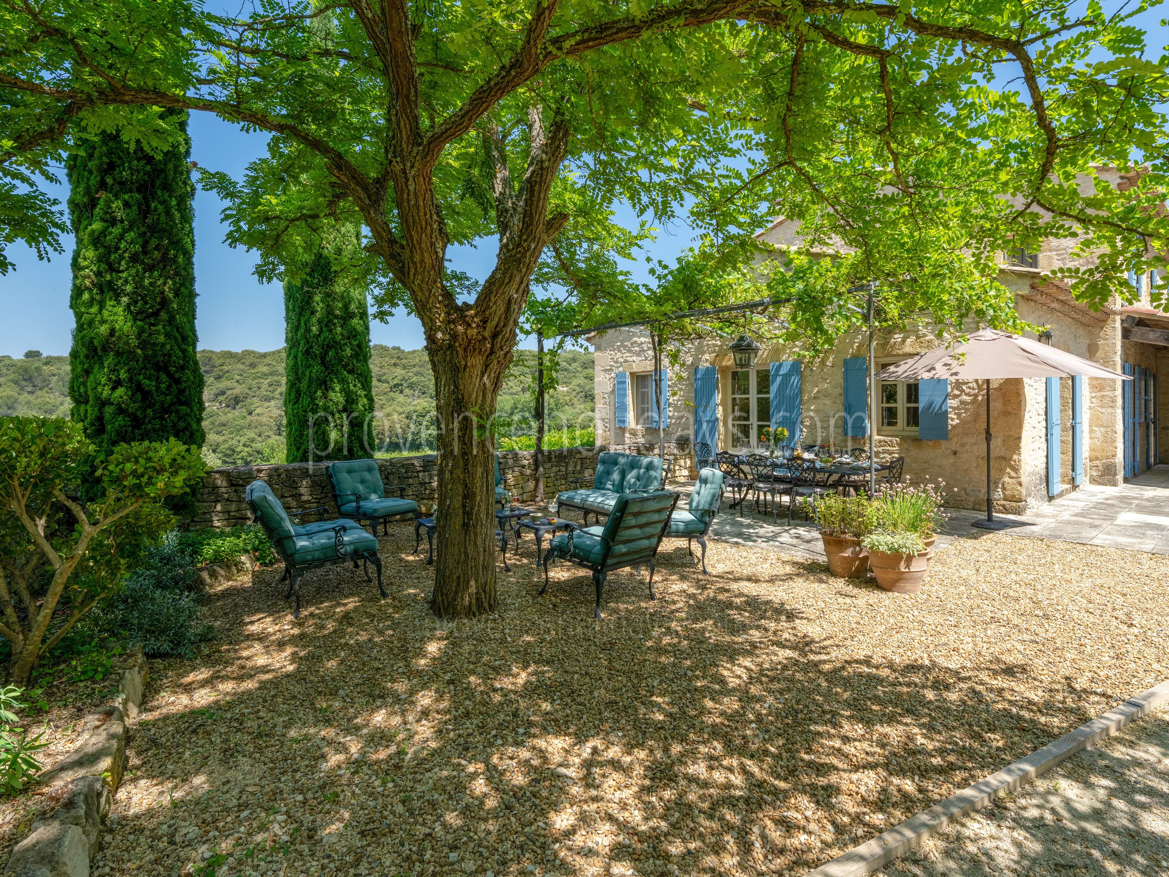 45 - Le Mas de Bonnieux: Villa: Exterior