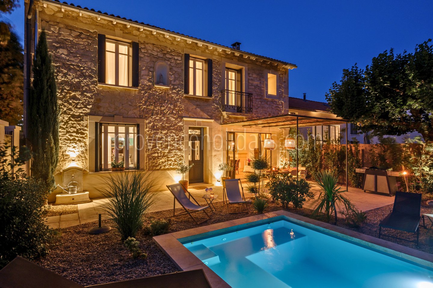 24 - L’Écrin de Maillane: Villa: Exterior