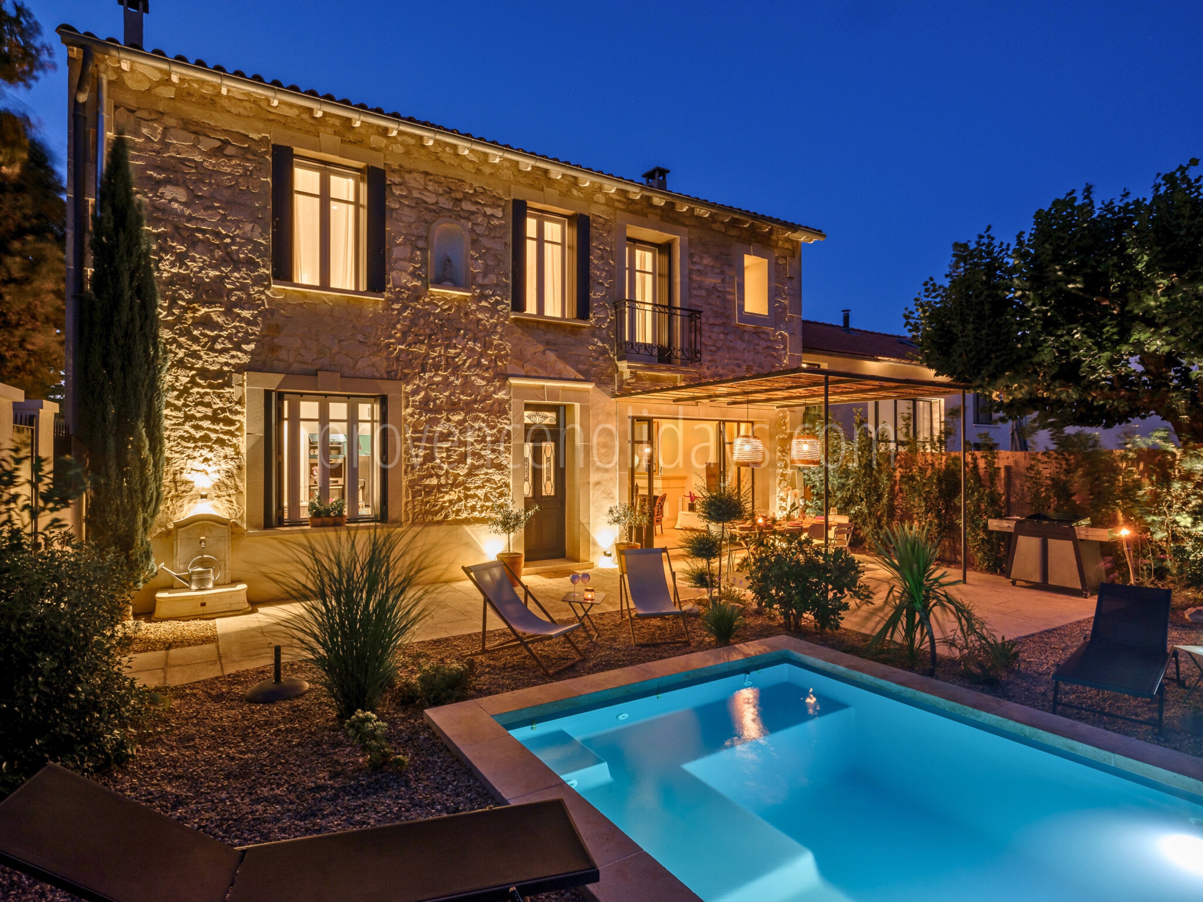24 - L’Écrin de Maillane: Villa: Exterior