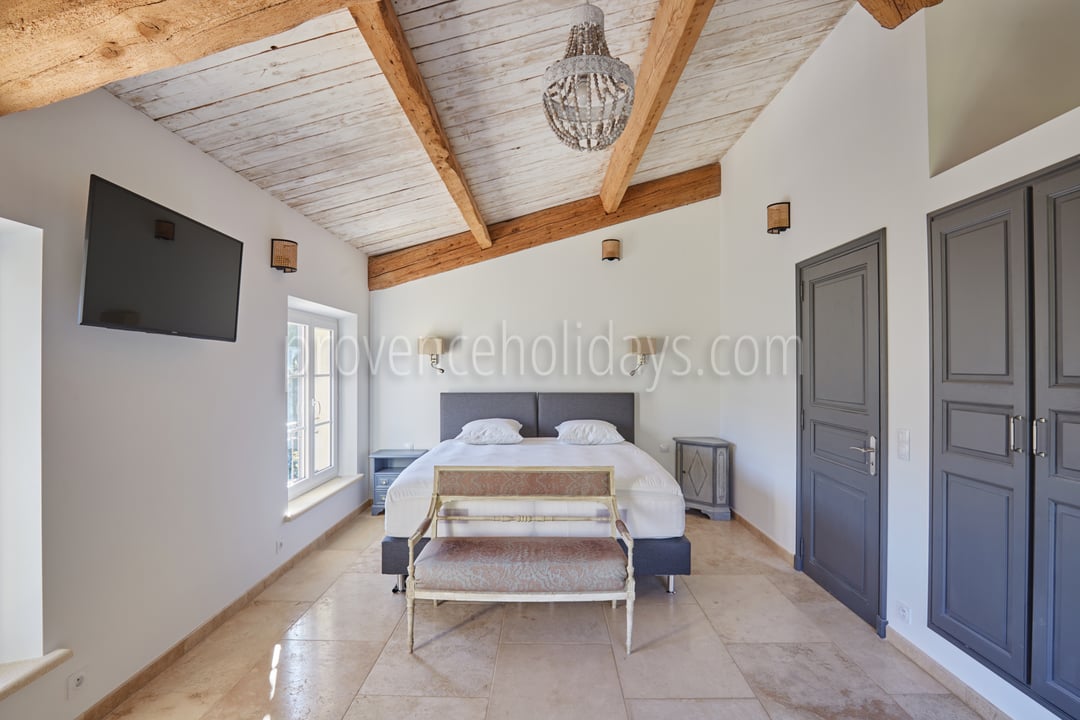 17 - À l\'Ombre de Cézanne: Villa: Bedroom