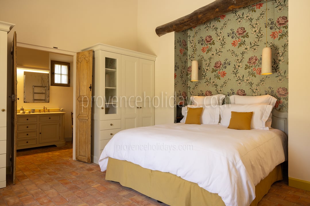 77 - Grand Mas d\'Oppède: Villa: Bedroom