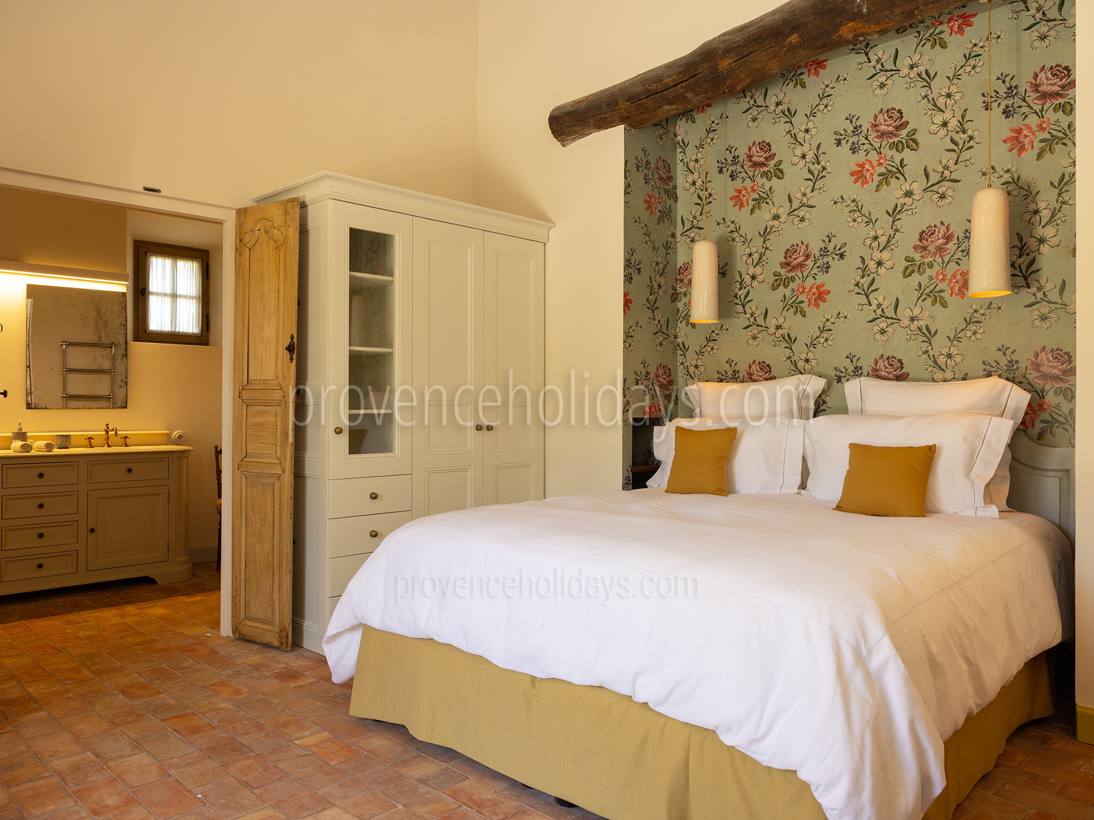 77 - Grand Mas d\'Oppède: Villa: Bedroom