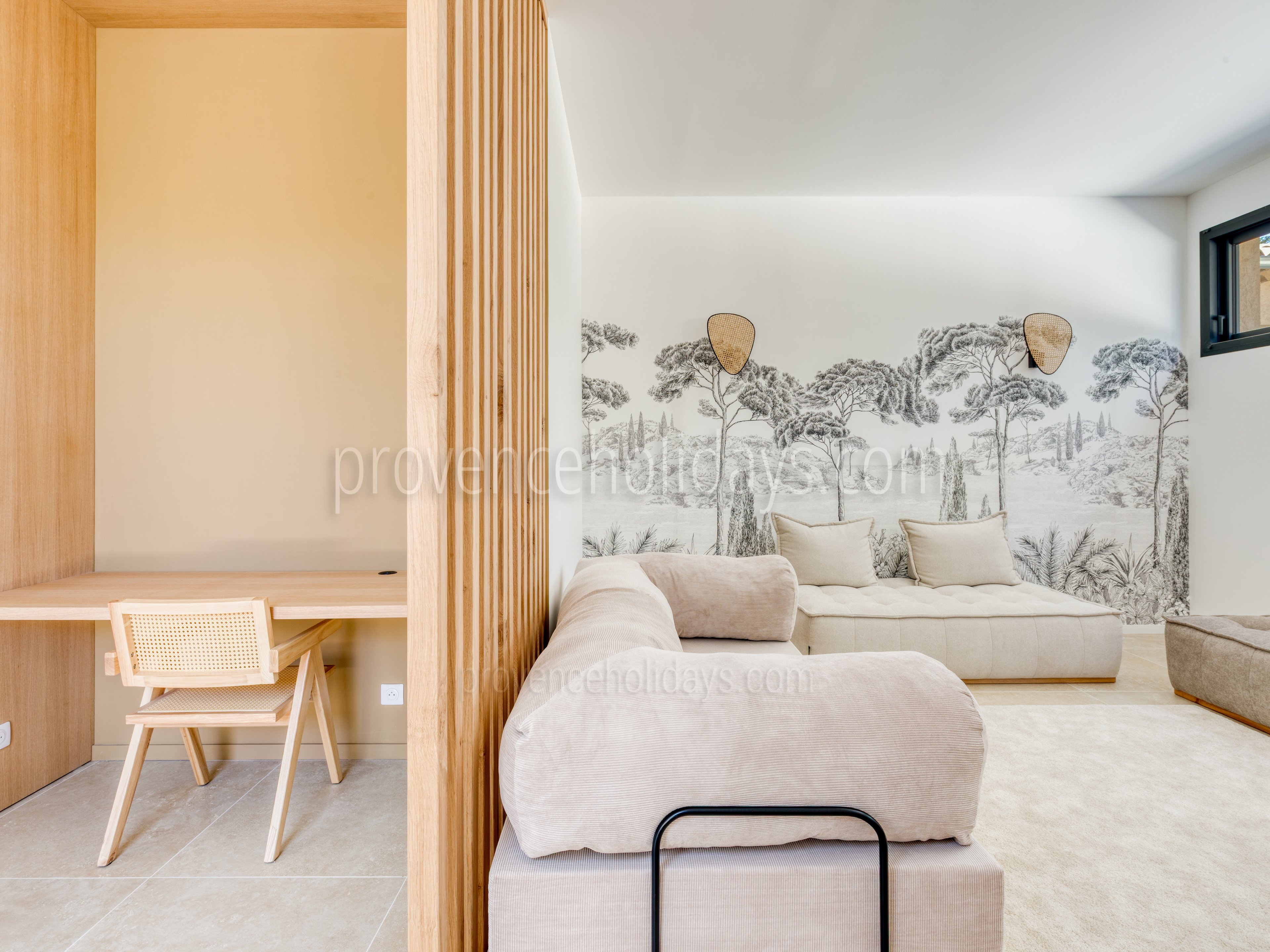 10 - Villa l\'Olivier Blanc: Villa: Interior