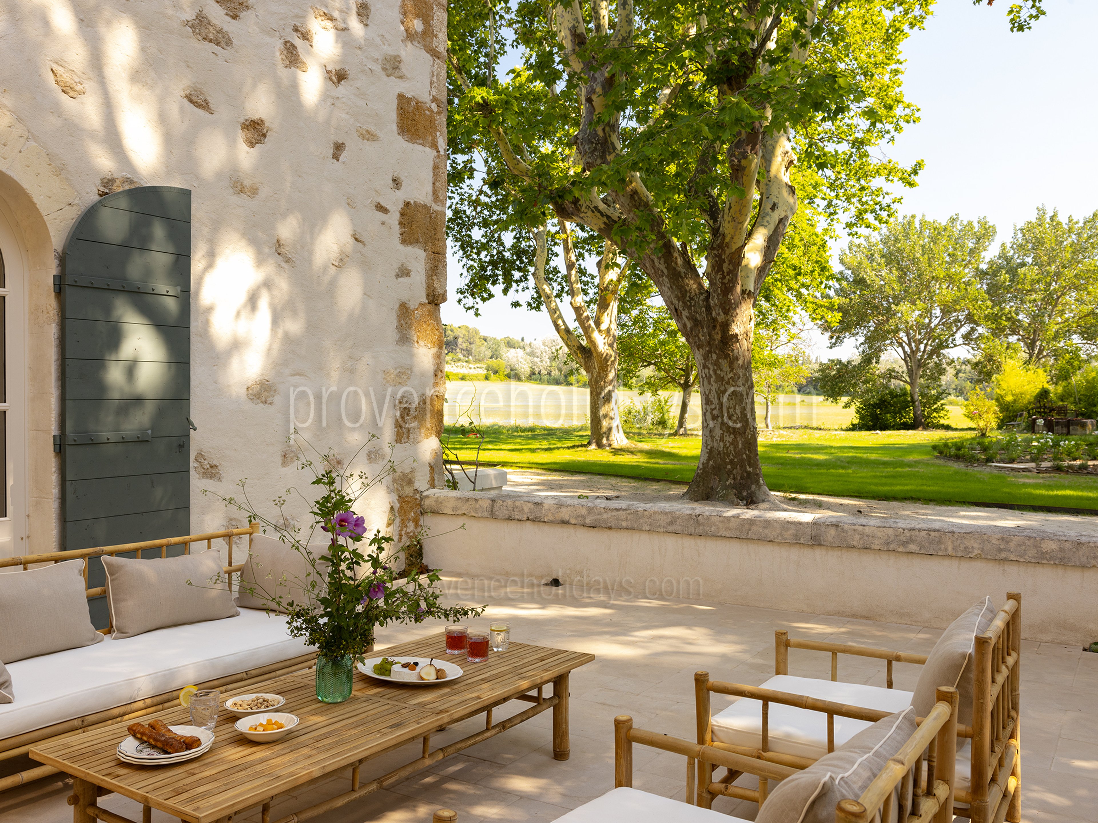 25 - Bastide Mouriès: Villa: Exterior