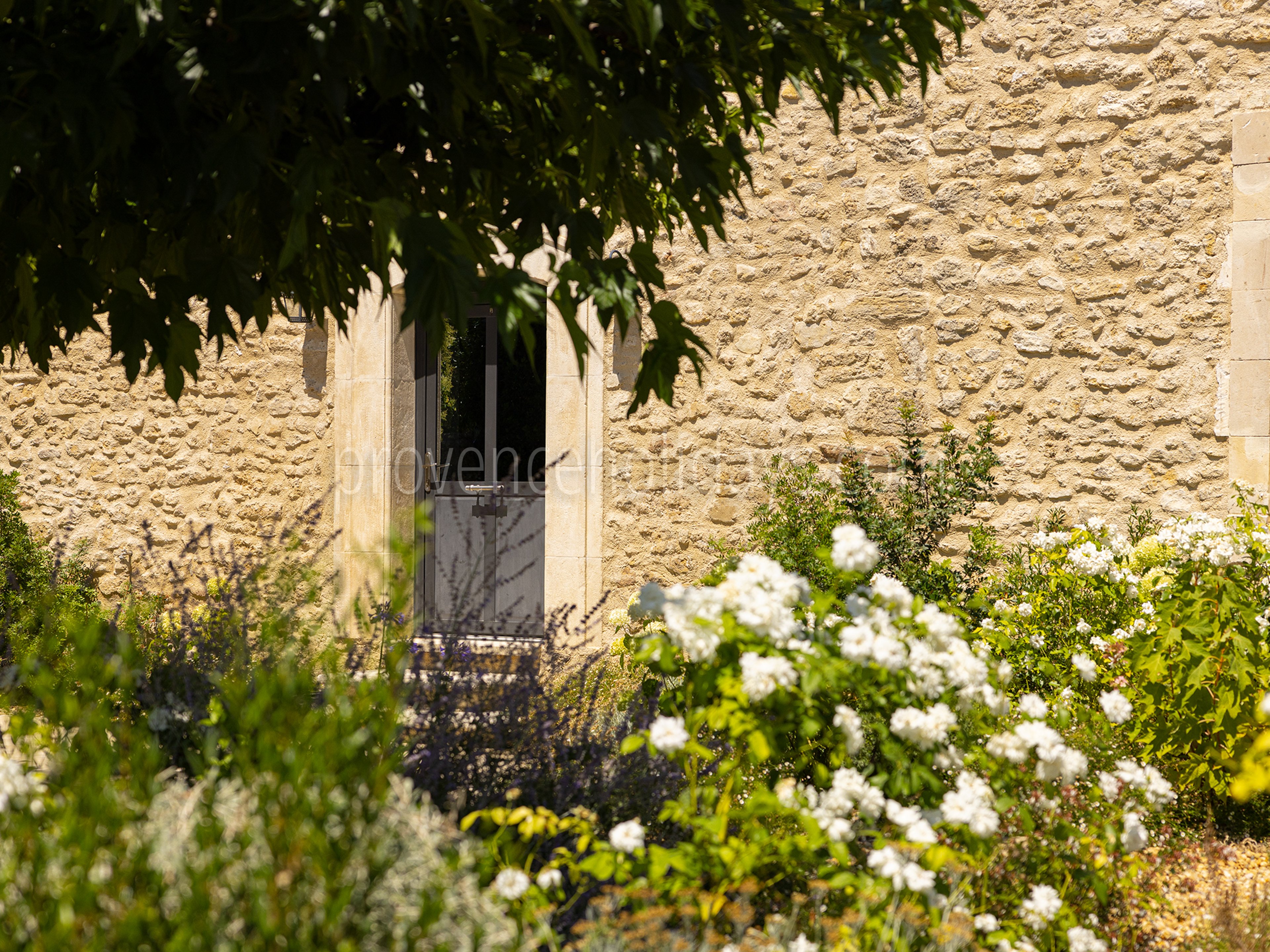 70 - Mas de la Lône: Villa: Exterior