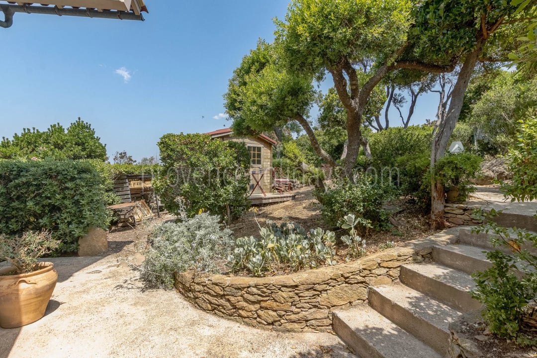 3 - Intieme villa in Hyères: Villa: Exterior