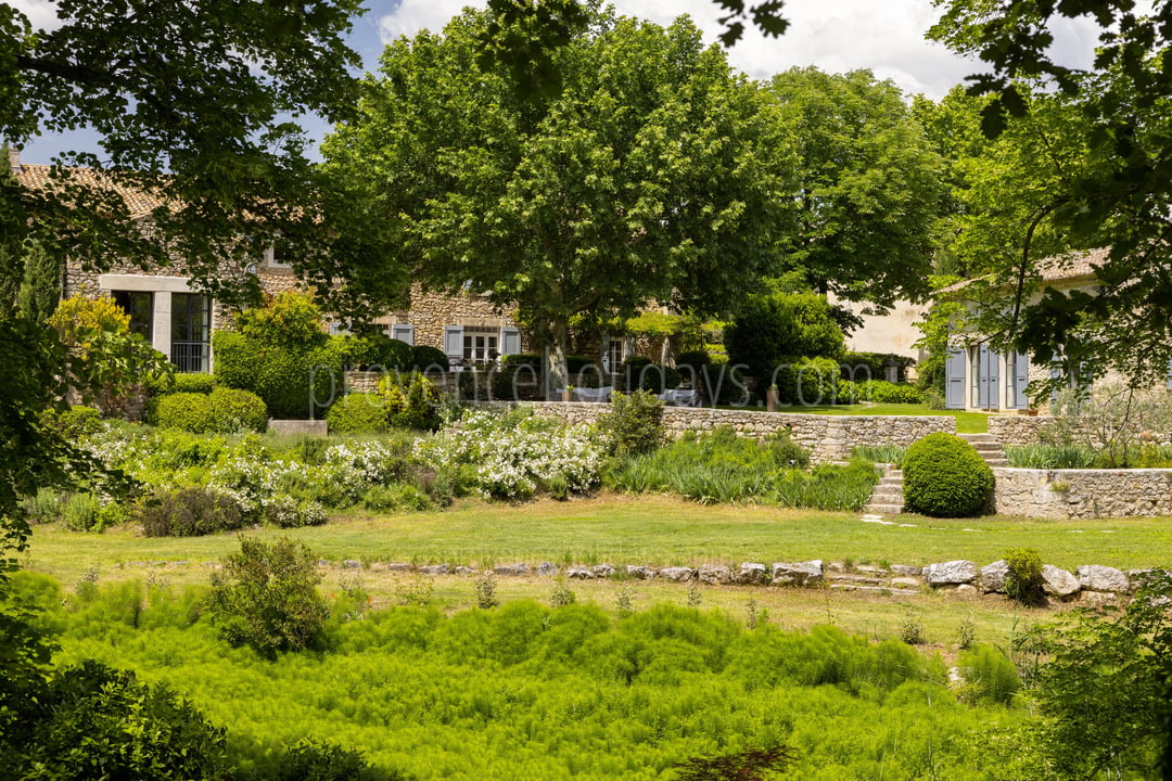 25 - Petite Bastide de Goult: Villa: Exterior