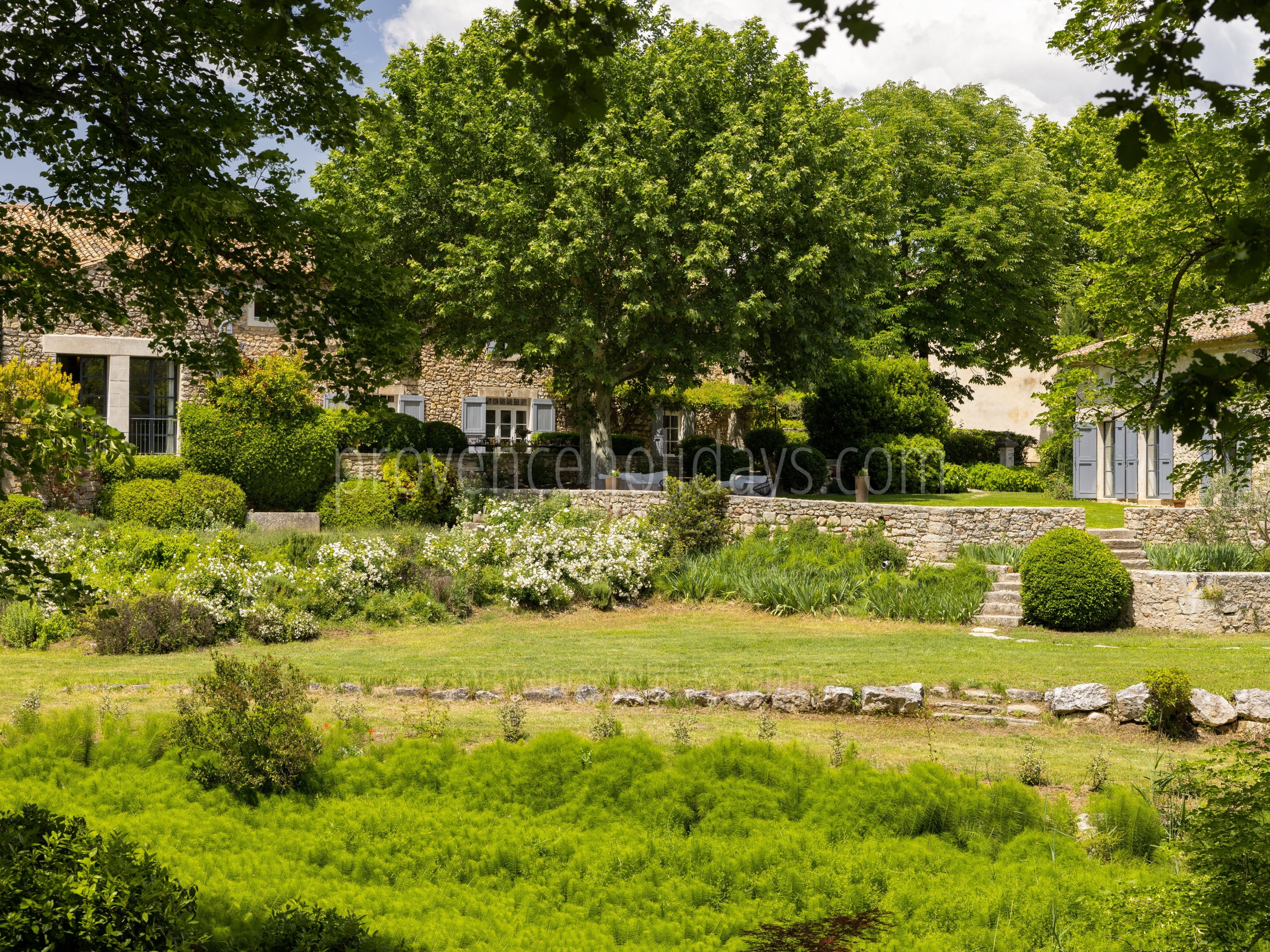 25 - Petite Bastide de Goult: Villa: Exterior