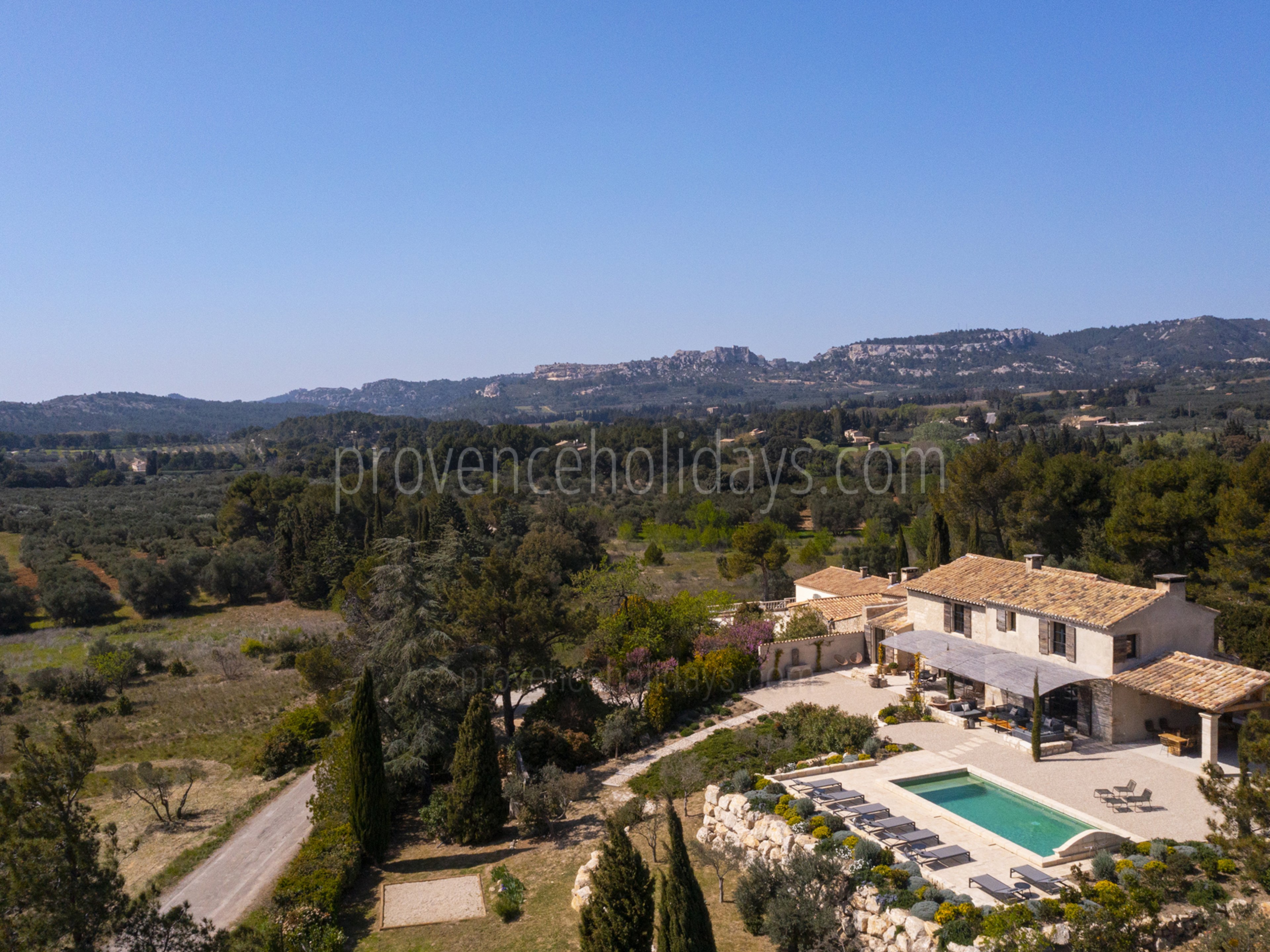 4 - Mas de Provence: Villa: Exterior