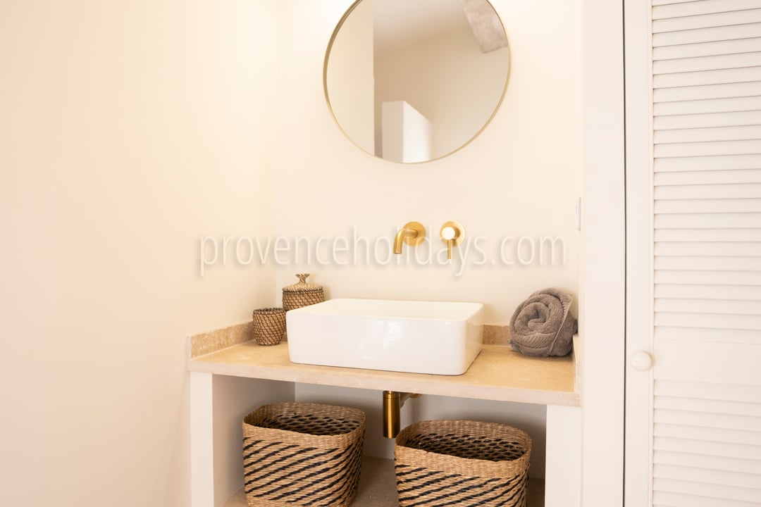 9 - Villa Secrète : Villa: Bathroom