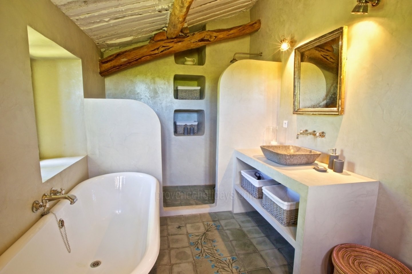 69 - Mas des Lavandes: Villa: Bathroom