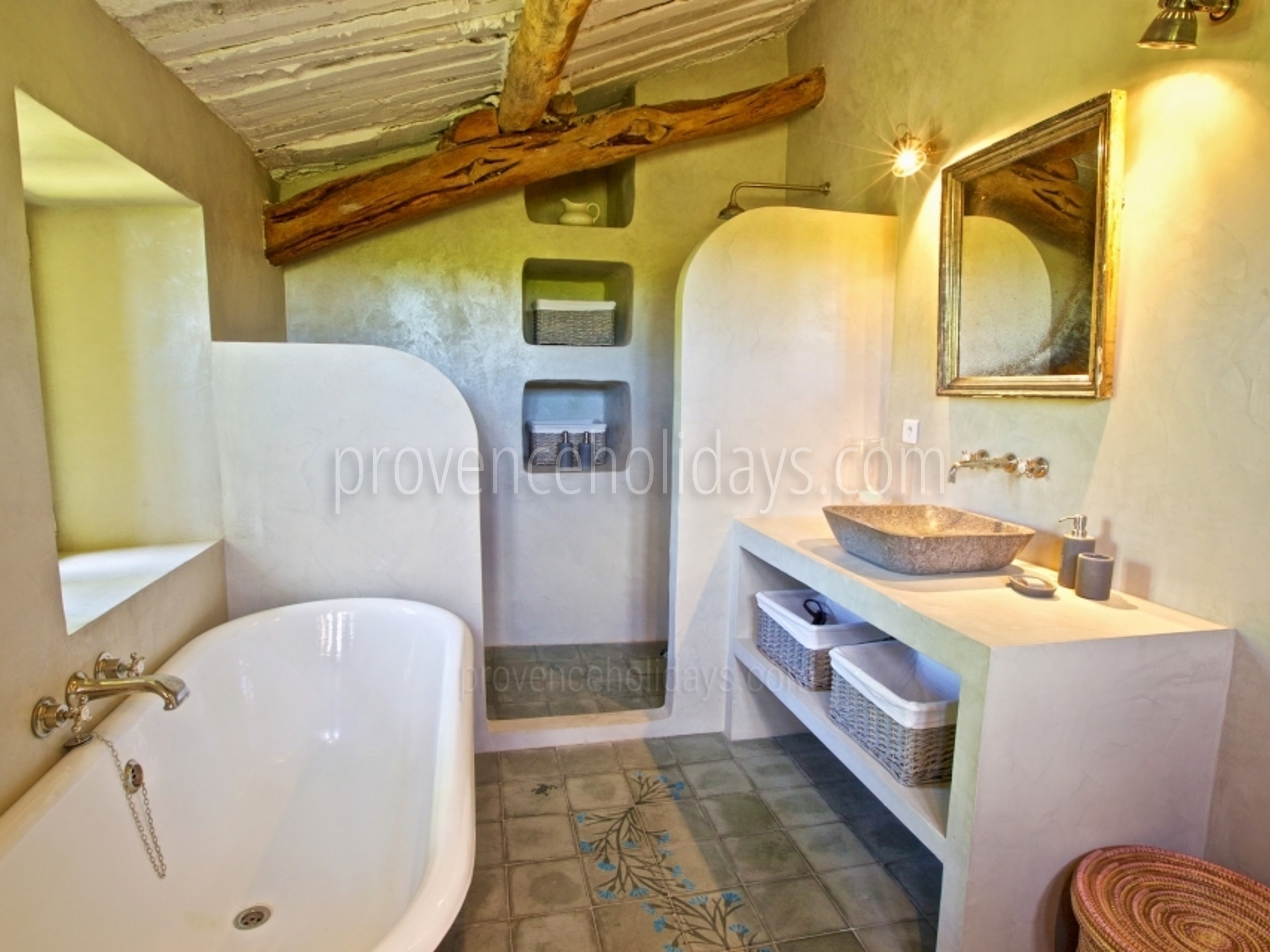 69 - Mas des Lavandes: Villa: Bathroom