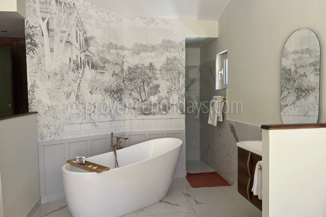 34 - Le Mas de la Cabro: Villa: Bathroom