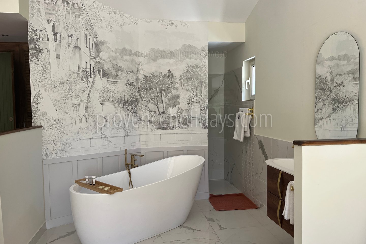 34 - Le Mas de la Cabro: Villa: Bathroom