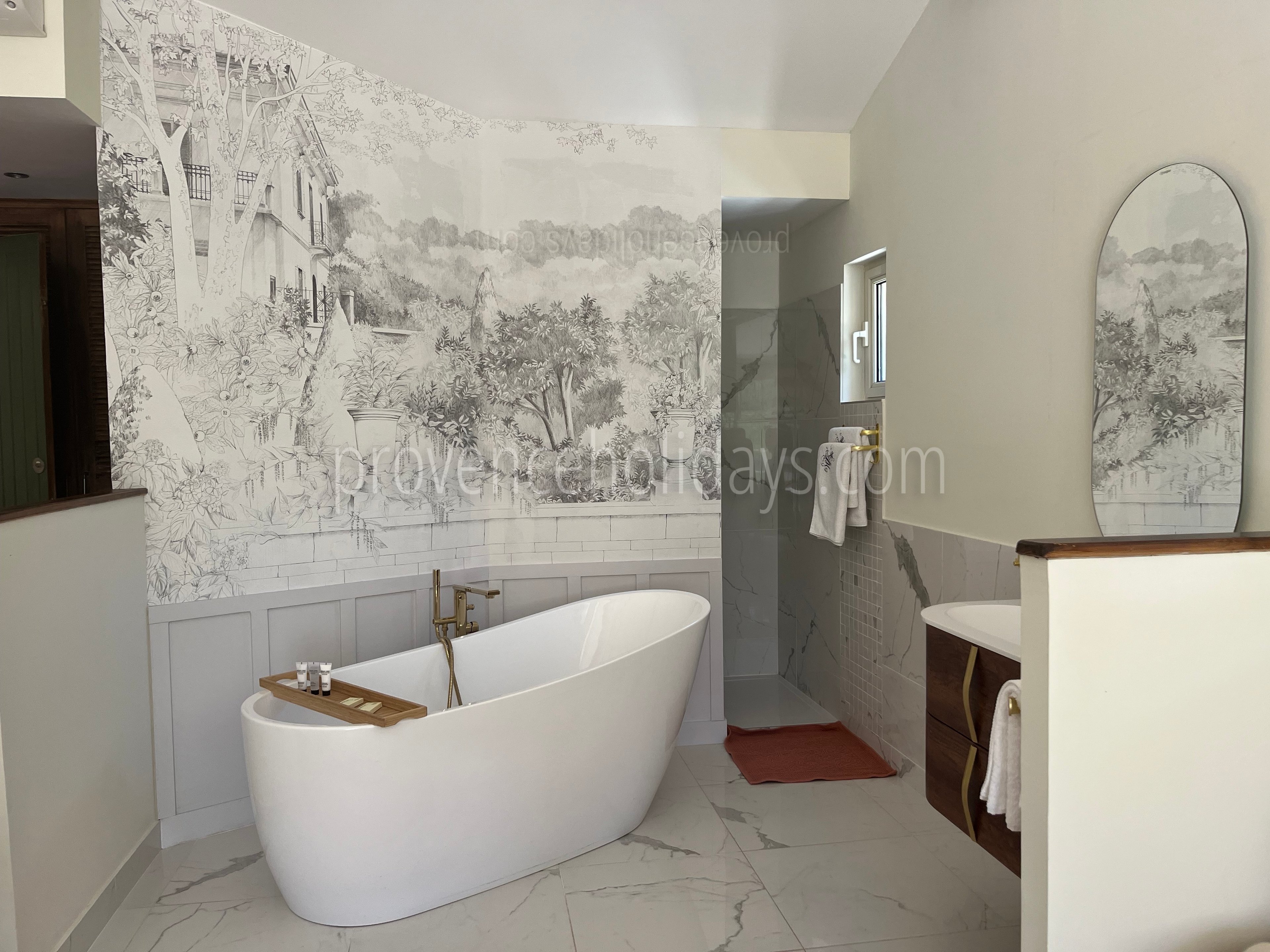 34 - Le Mas de la Cabro: Villa: Bathroom