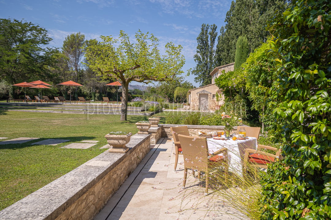 31 - Le Mas des Magnans: Villa: Exterior