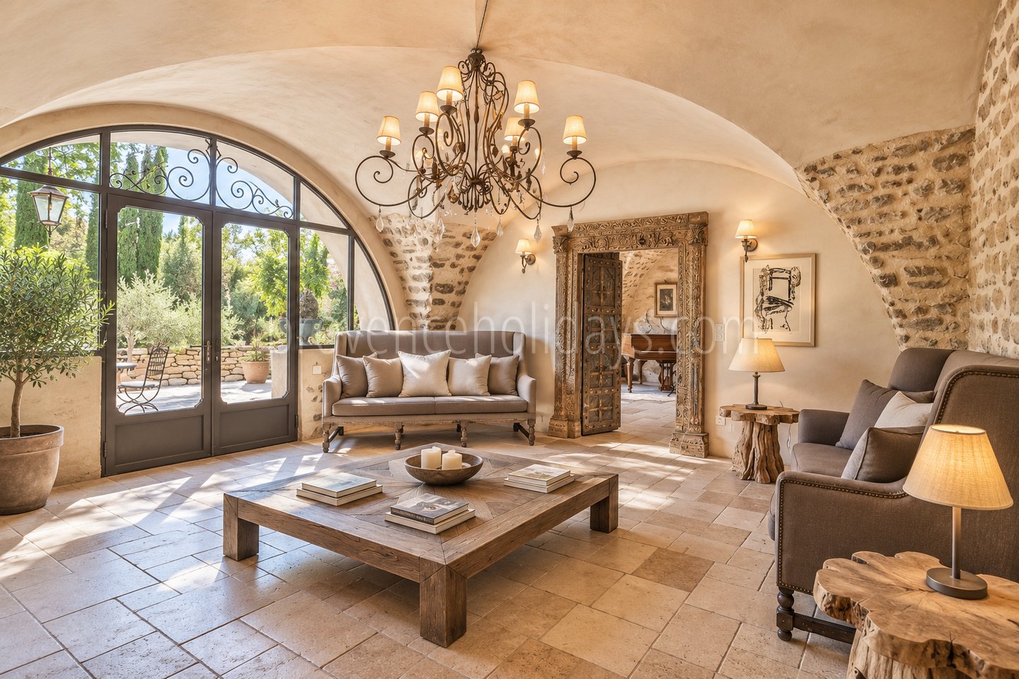 15 - Mas de Beaumes: Villa: Interior