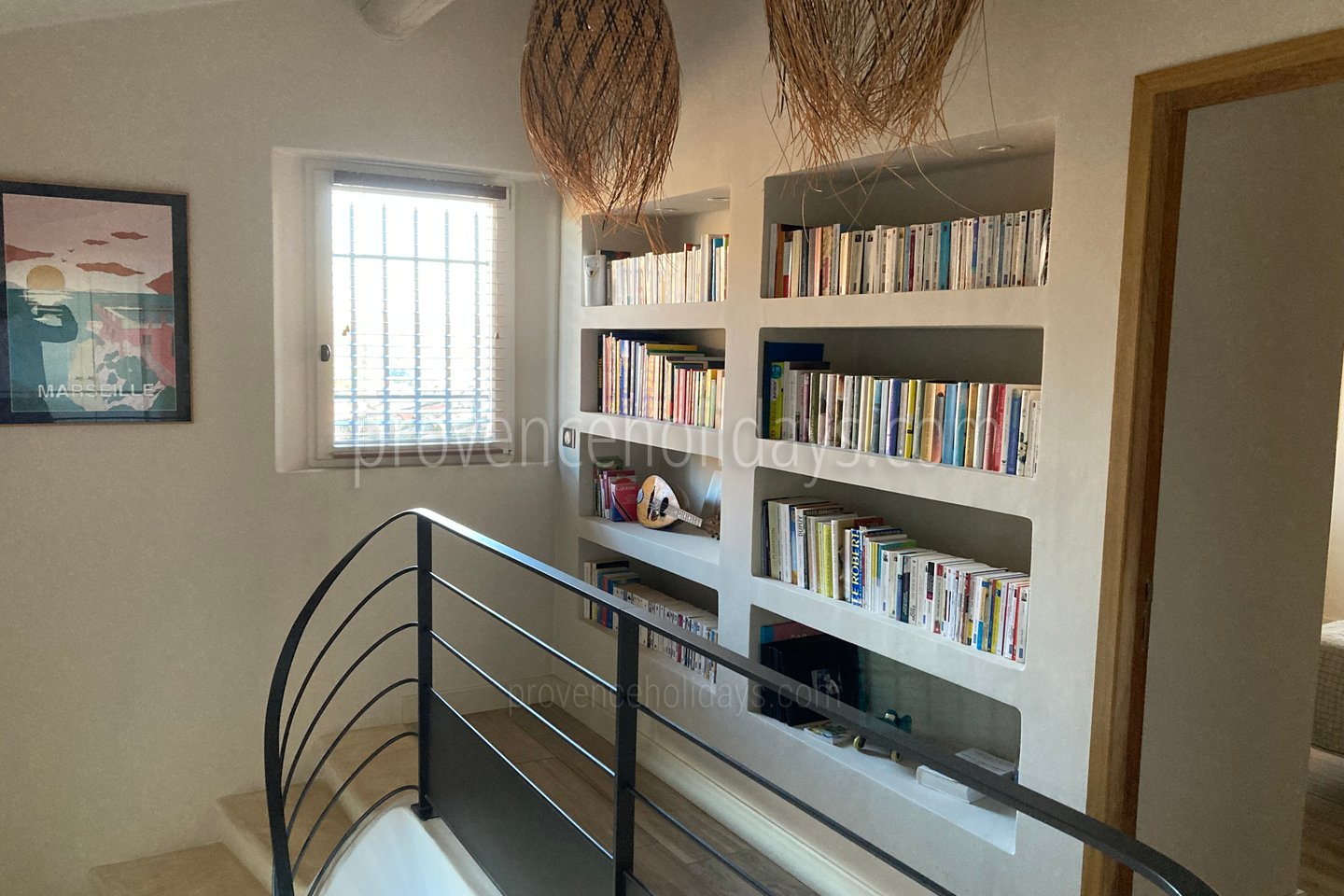 25 - Le Mas Provençal: Villa: Interior