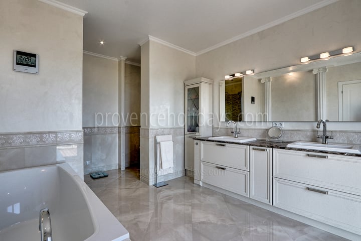 10 - Villa Maris: Villa: Bathroom