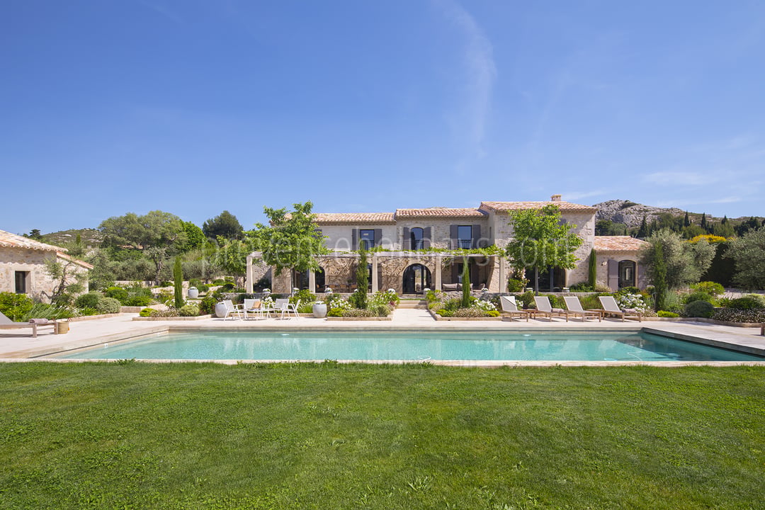 30 - Mas des Thyms: Villa: Exterior