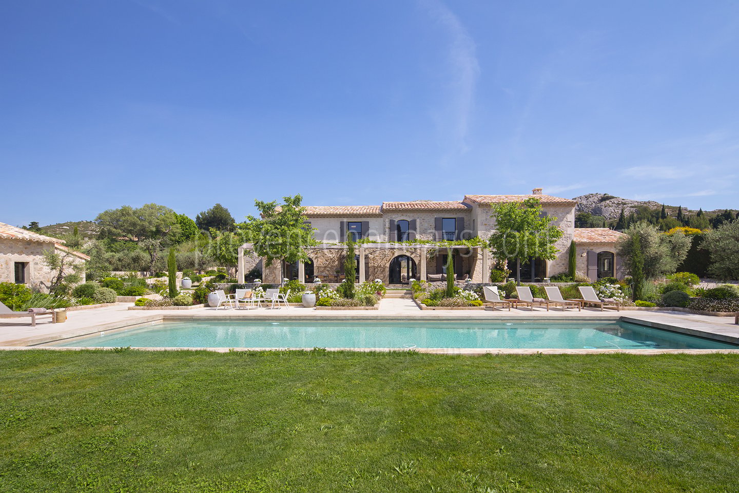 30 - Mas des Thyms: Villa: Exterior