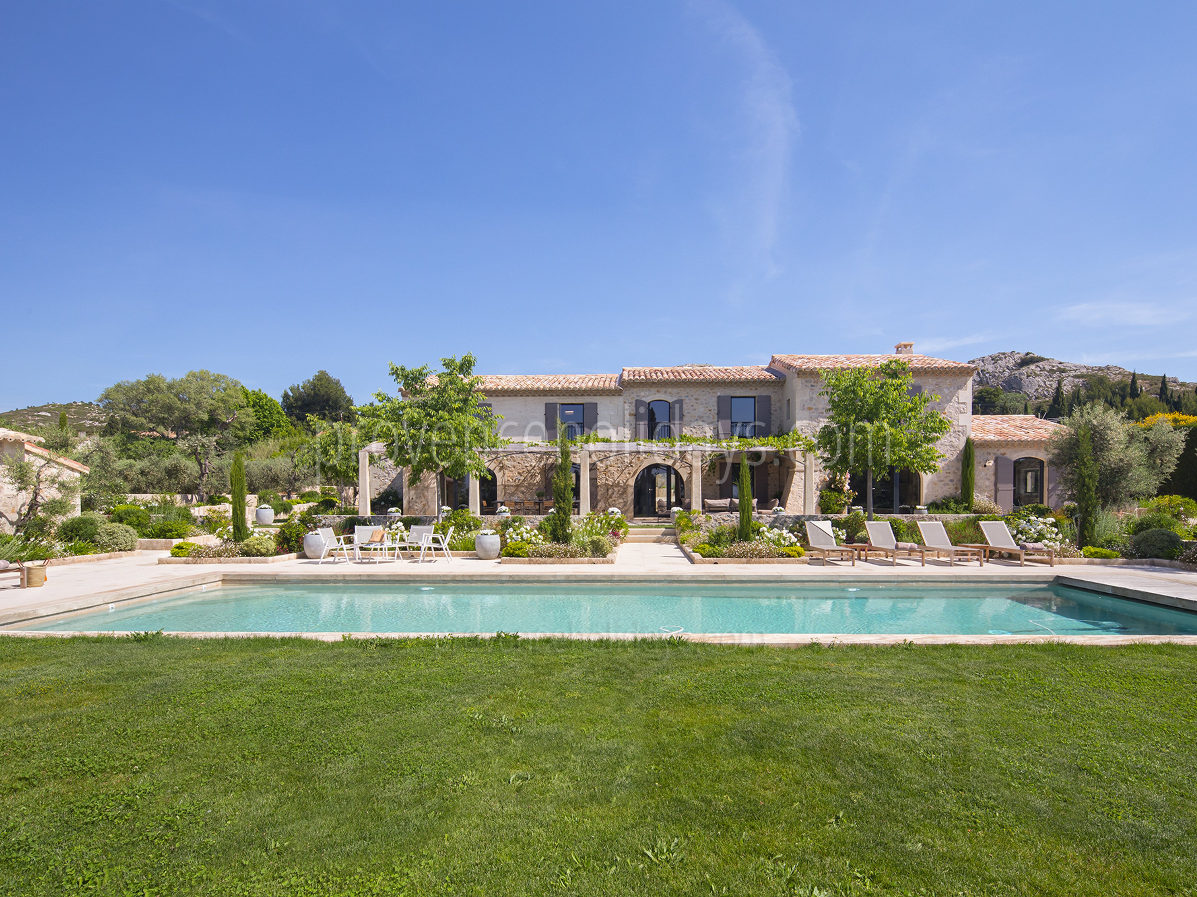30 - Mas des Thyms: Villa: Exterior