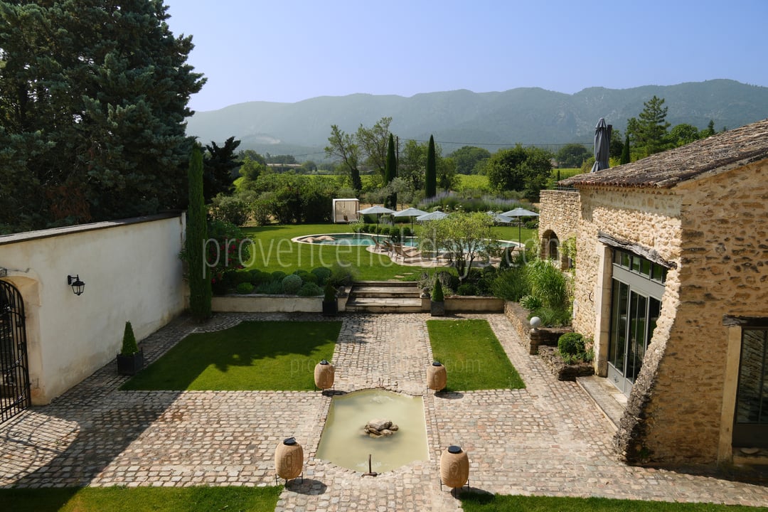 76 - Domaine du Grand Chêne: Villa: Exterior