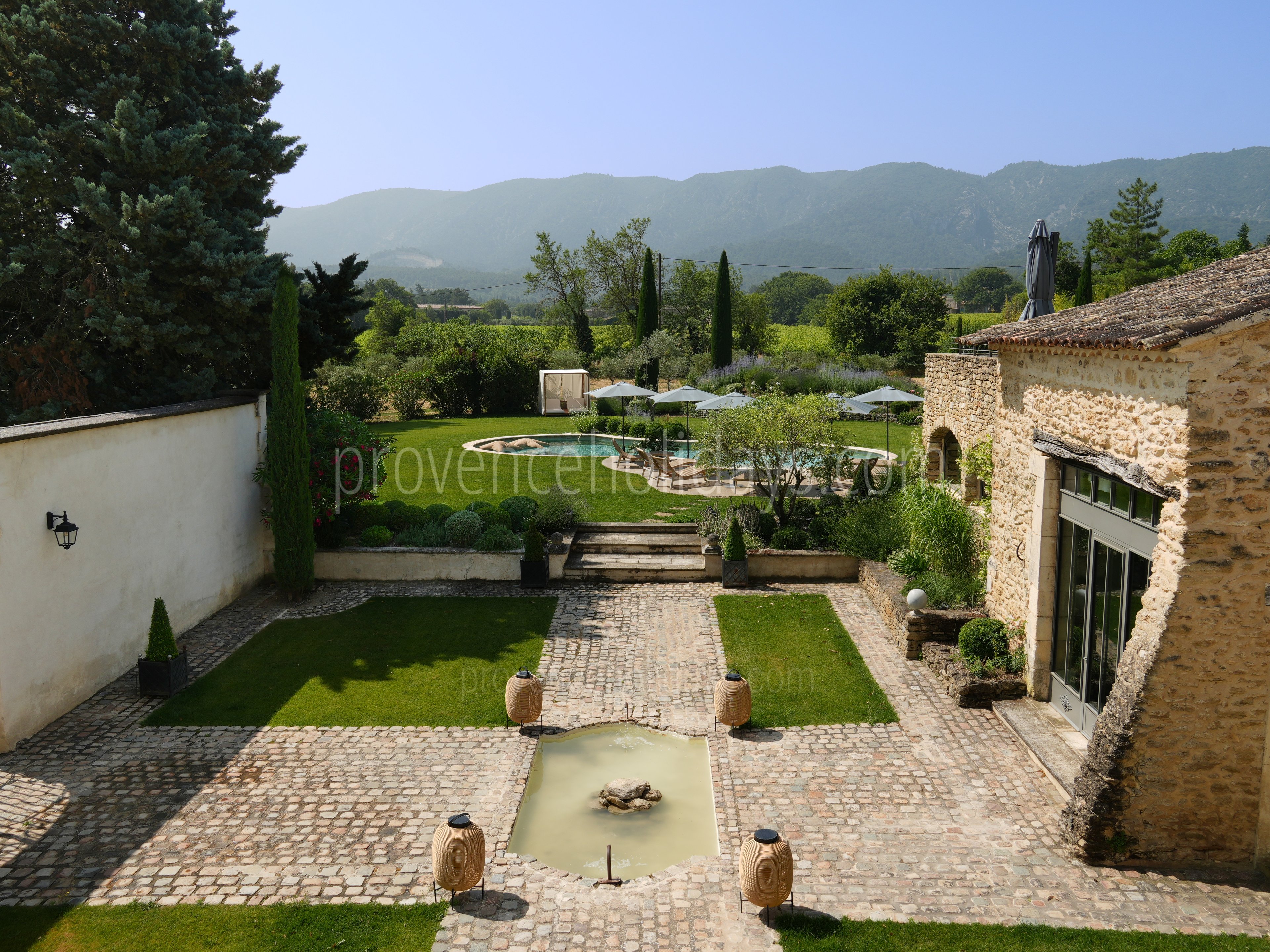 76 - Domaine du Grand Chêne: Villa: Exterior