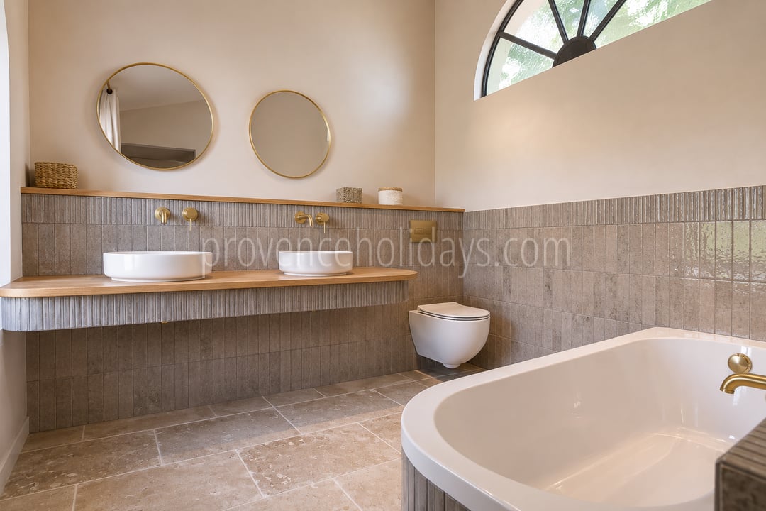 47 - Mas rénové à pied d\'Eygalières: Villa: Bathroom
