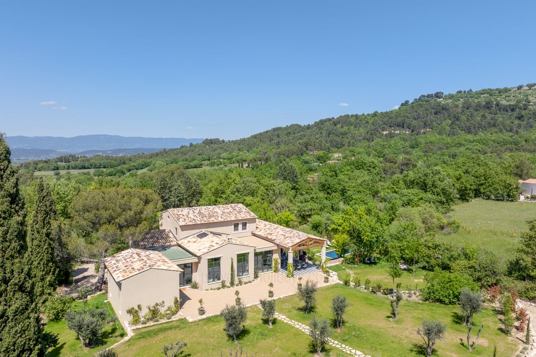 Moderne Villa mit privatem Pool und schöner Aussicht