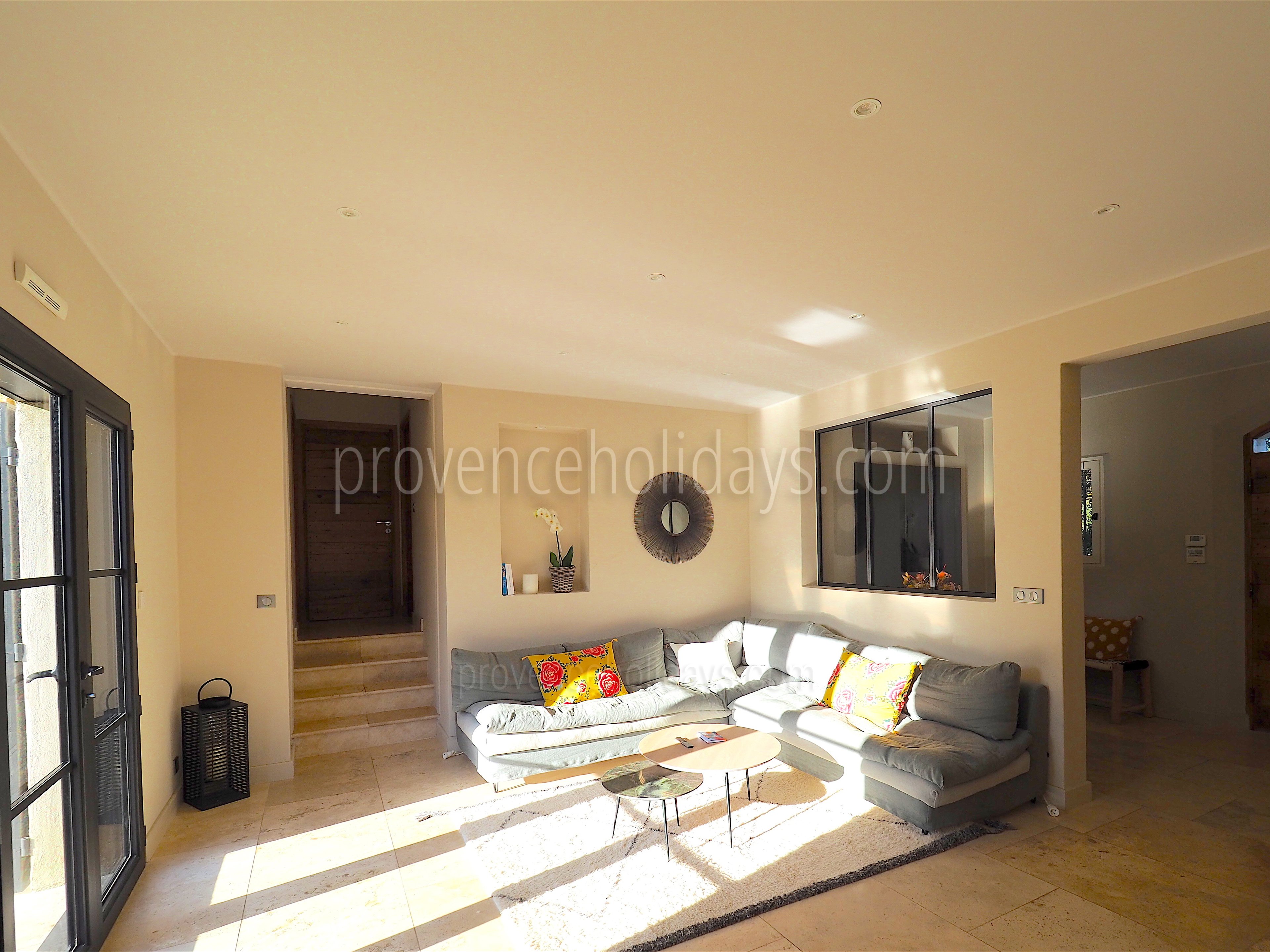 33 - Le Mas Provençal: Villa: Interior