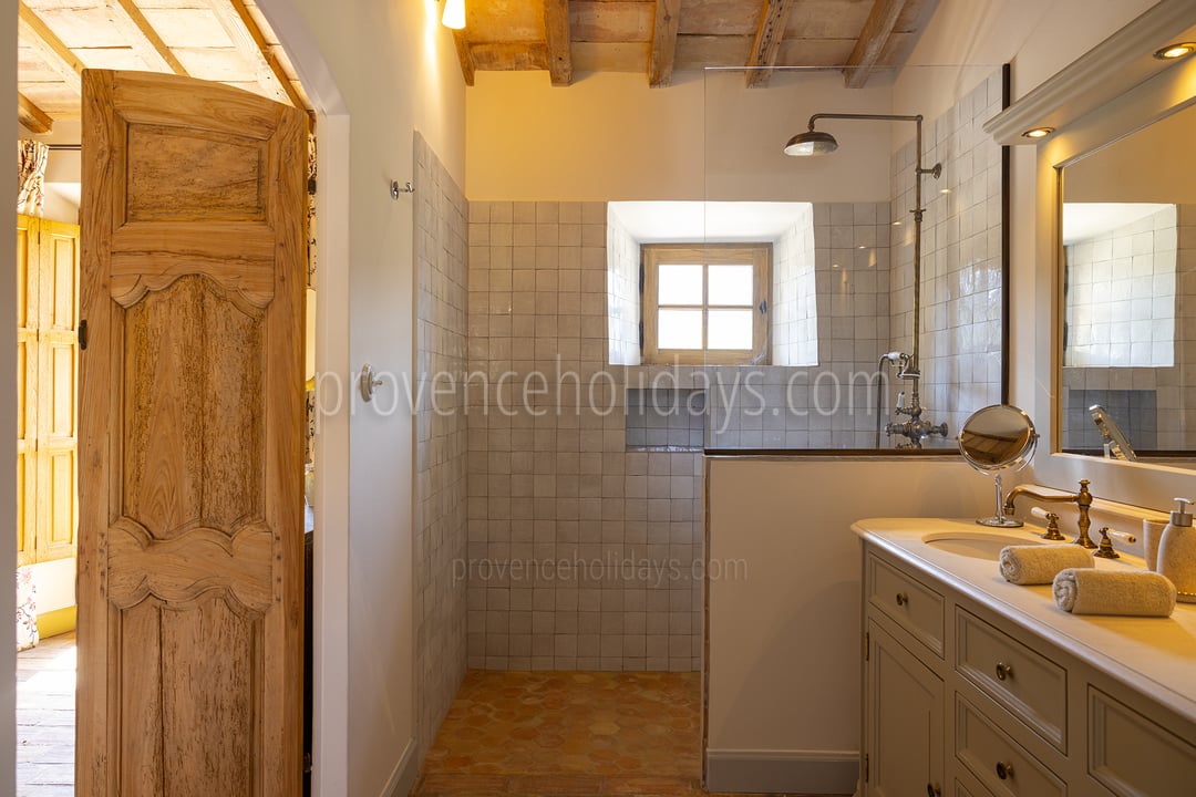 15 - Grand Mas d\'Oppède: Villa: Bathroom