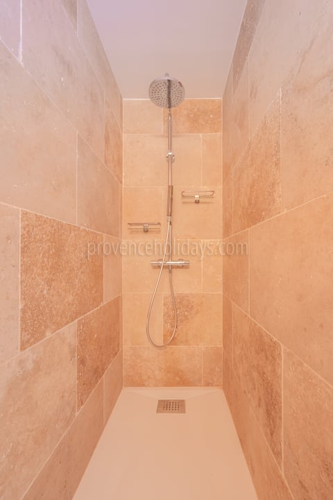 22 - La Pinède: Villa: Bathroom