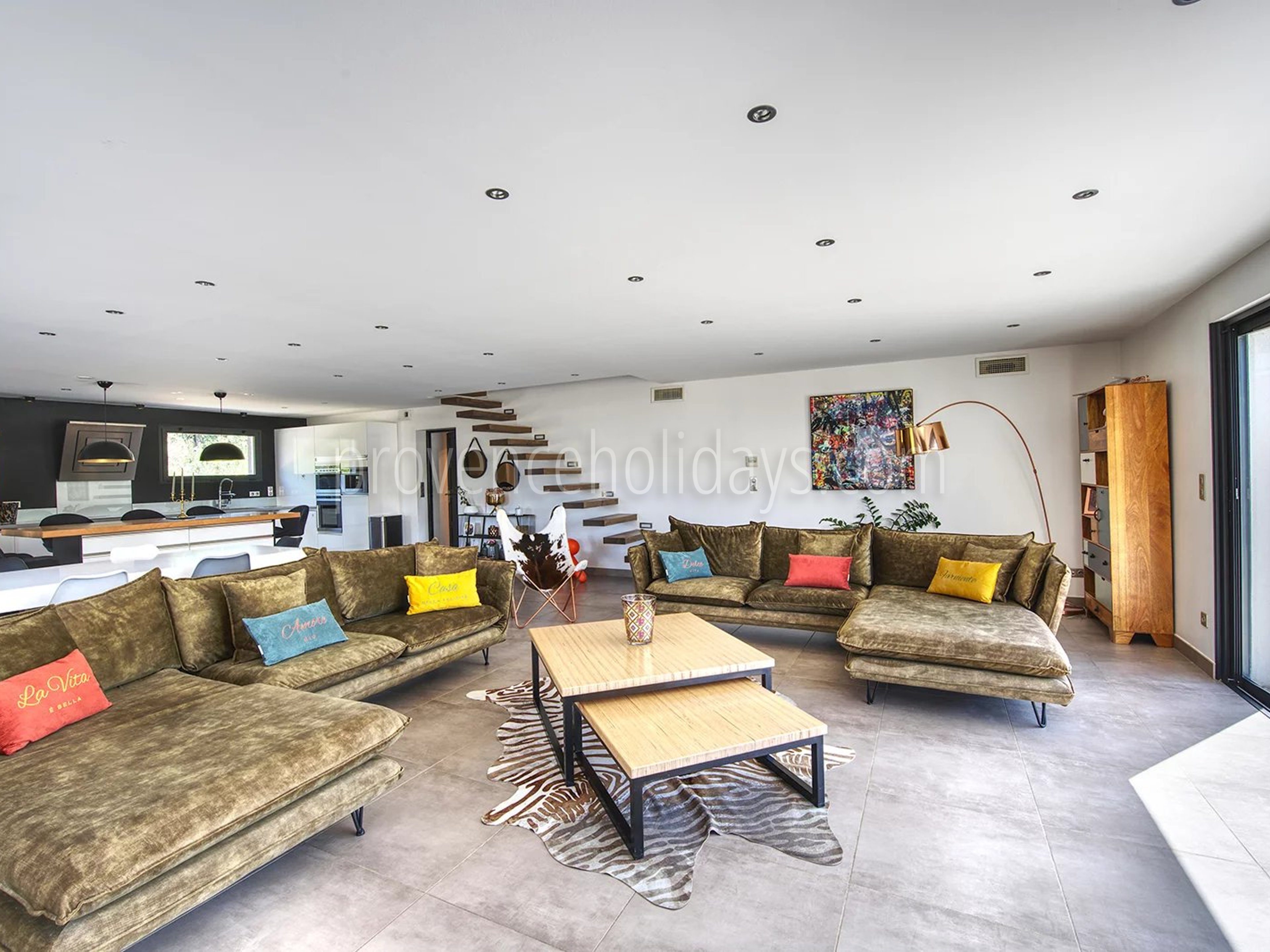 33 - House with pool house in Eyguières: Villa: Interior