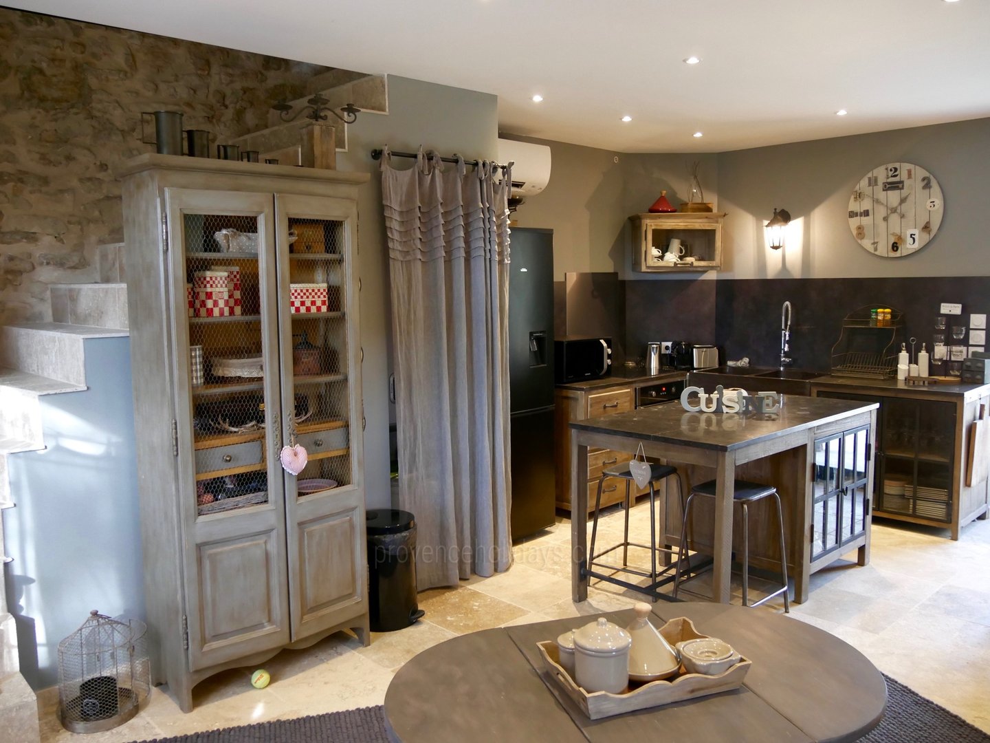 9 - La Roque sur Pernes: Villa: Interior - Kitchen - Annex