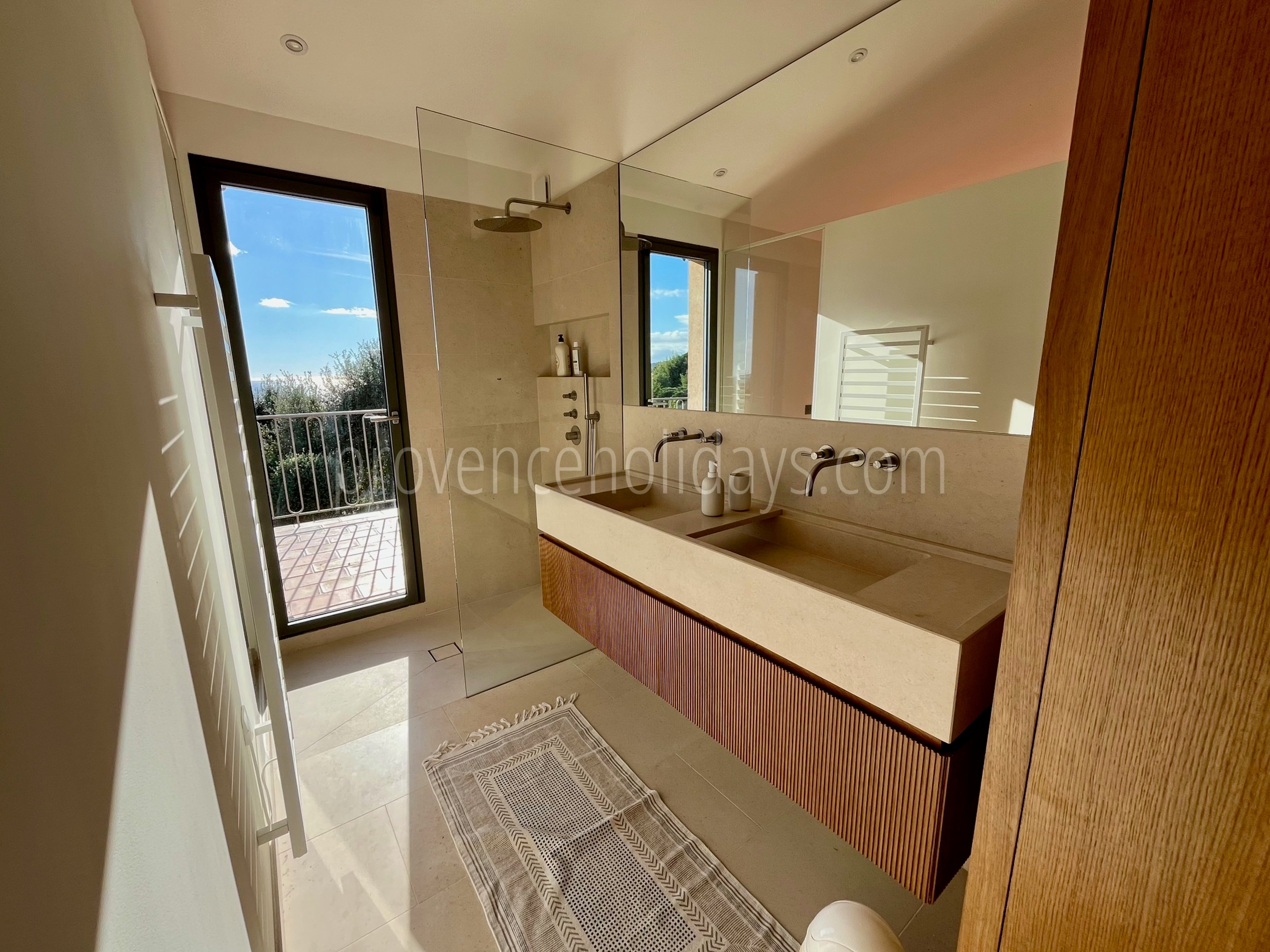 29 - Villa Lily: Villa: Bathroom