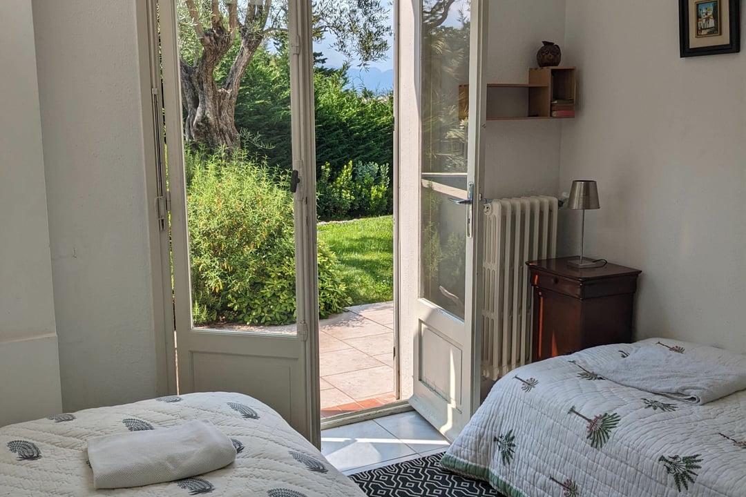 65 - Villa Cap d\'Antibes: Villa: Bedroom