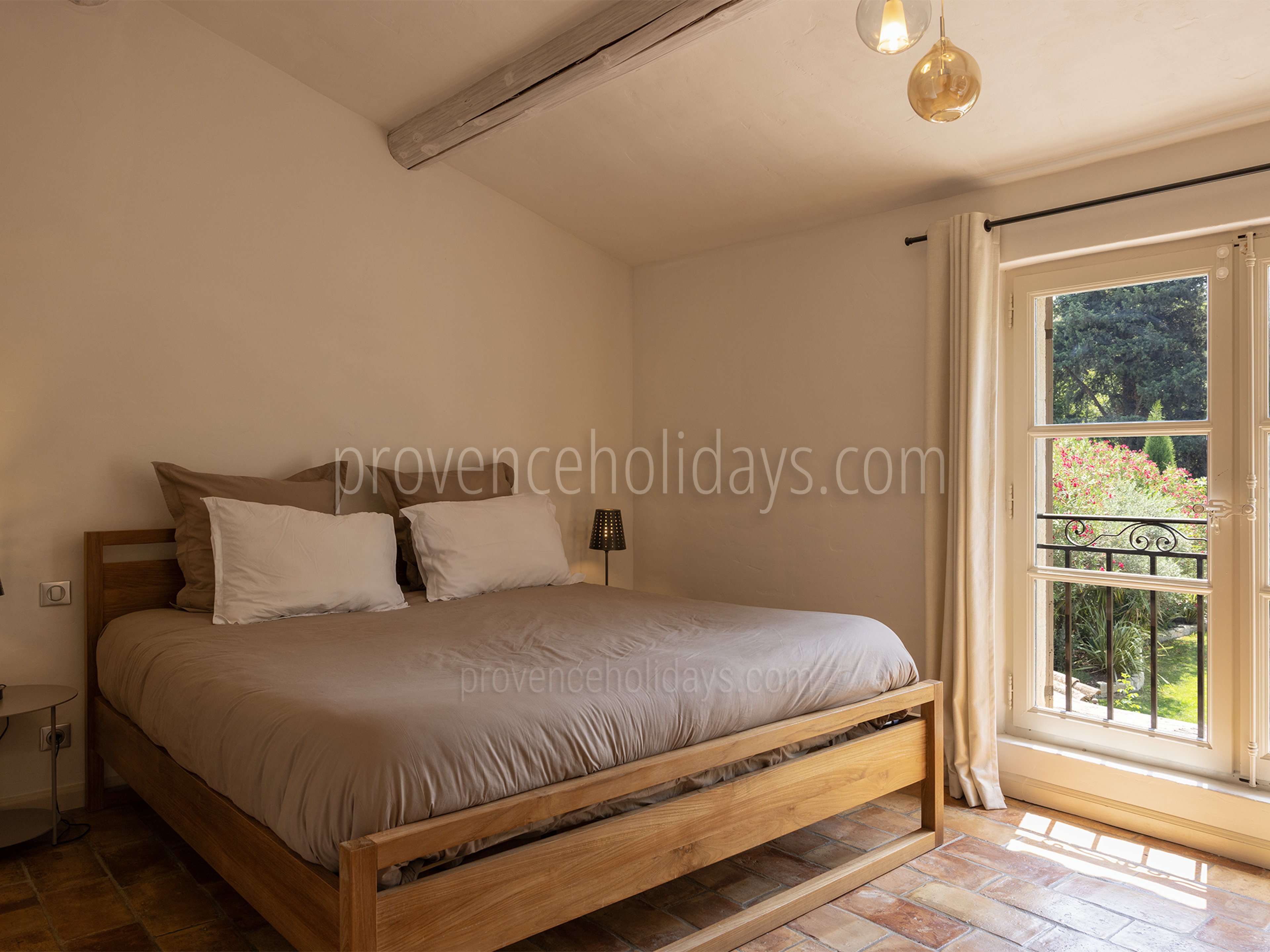 32 - Villa Charles: Villa: Bedroom