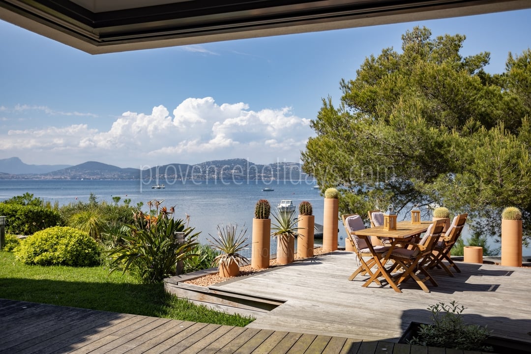 22 - Villa Giens: Villa: Exterior